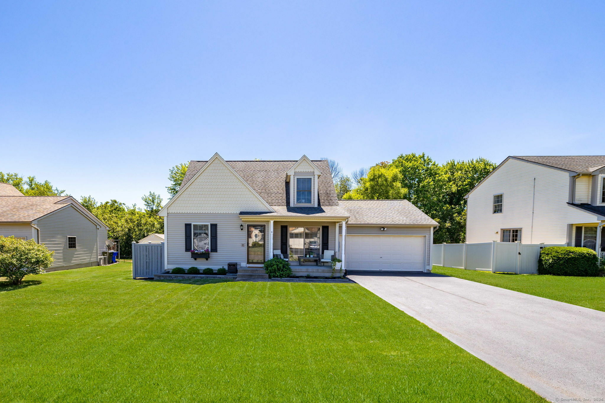 Property Photo: 4 Harvest Lane CT 06026