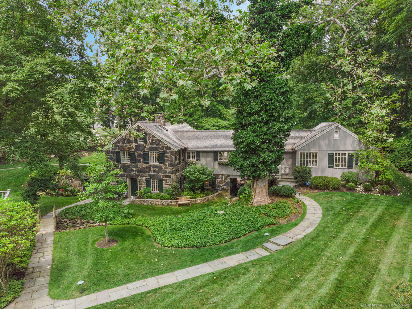 Property Photo: 958 Hillside Road CT 06824