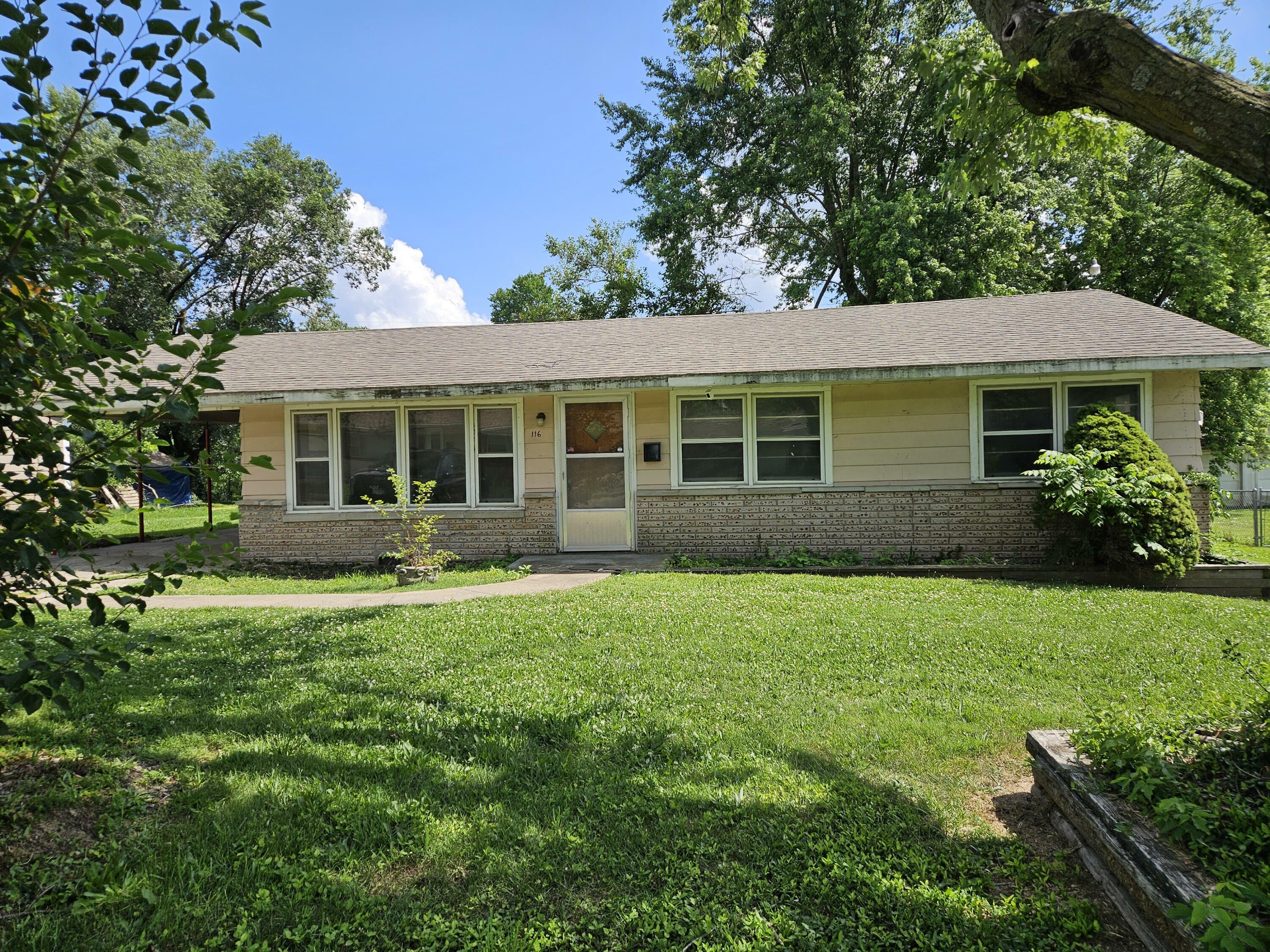 116 E Hadley Street  Aurora MO 65605 photo