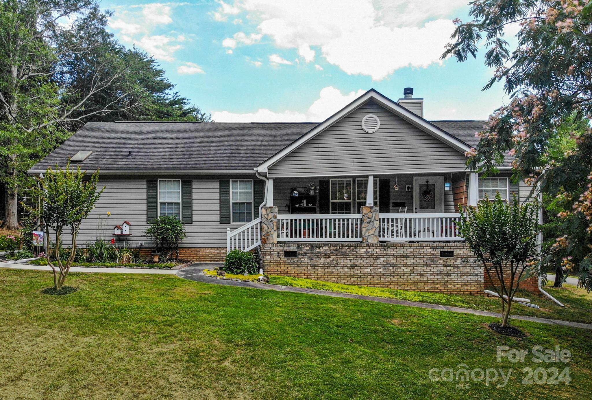 Property Photo:  1782 Oak Hollow Road  NC 28054 