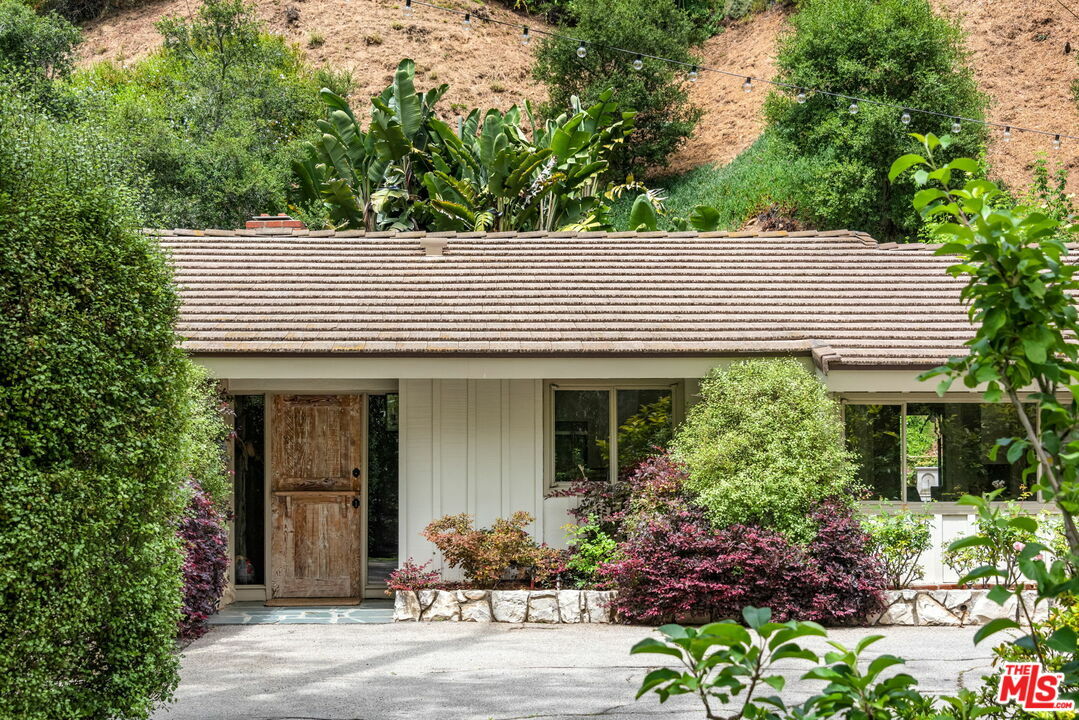 Property Photo:  1768   Old Ranch Rd  CA 90049 