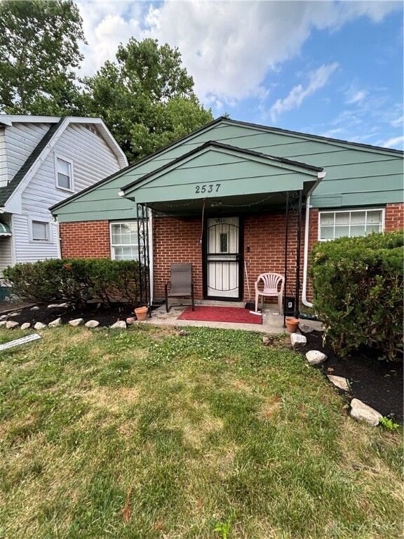 2537 W Riverview Avenue  Dayton OH 45402 photo