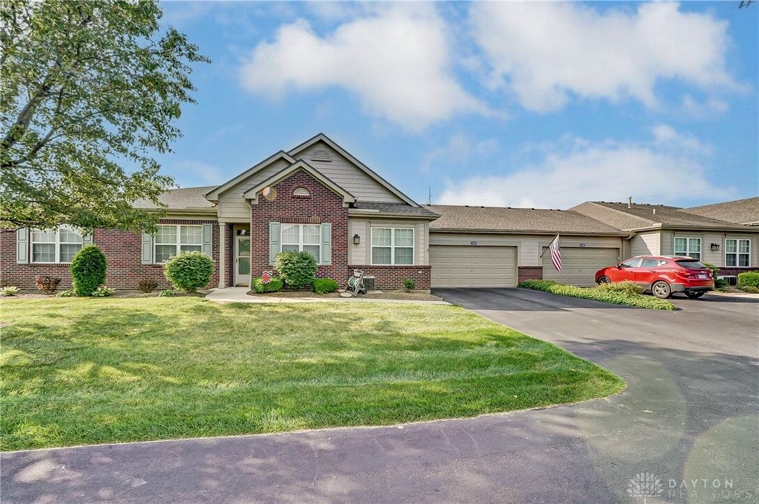 Property Photo: 1572 Watermark Court 1572 OH 45342