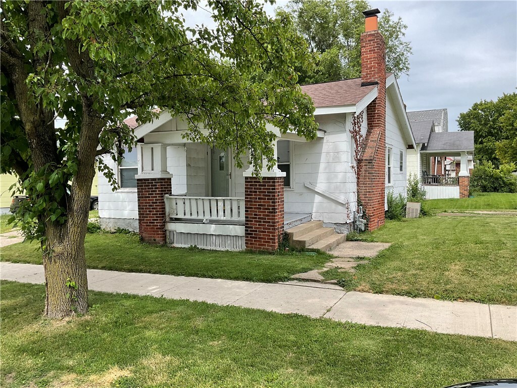 Property Photo:  290 S Maffit Street  IL 62521 