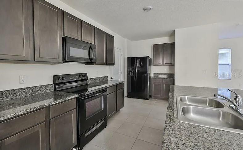 Property Photo:  10928 Carlton Fields Drive  FL 33579 