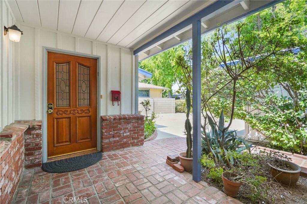 Property Photo:  5249 Ventura Canyon Avenue  CA 91401 