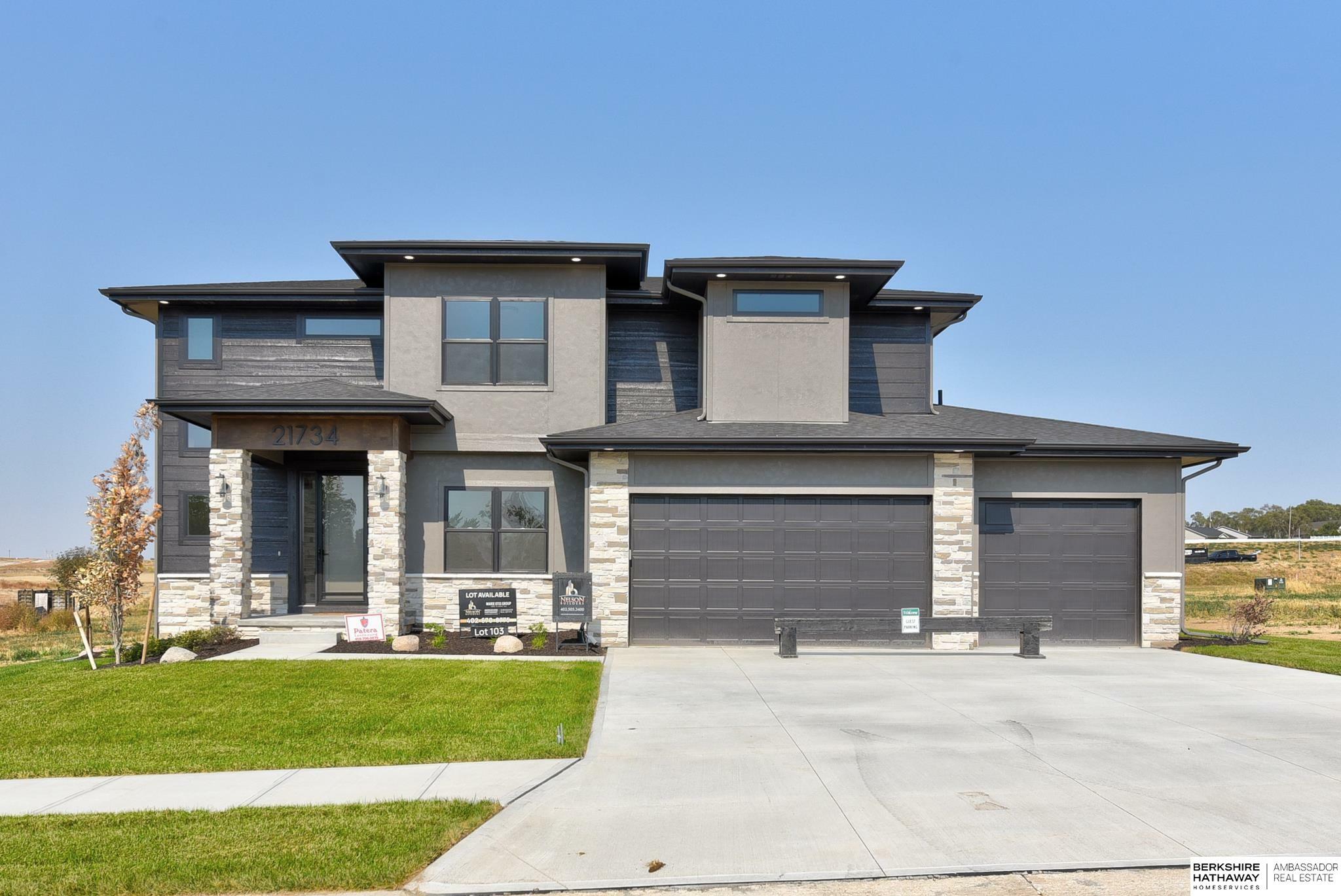 Property Photo: 21734 Parkview Drive NE 68028