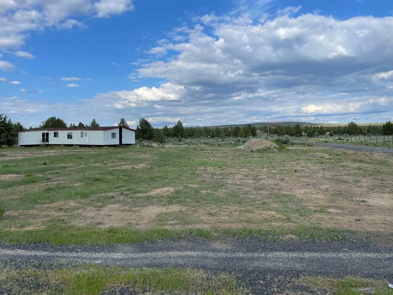 Property Photo:  3259 SE Modoc Road  OR 97754 