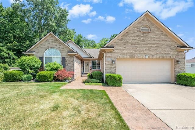 26619 McBeth Court  Flat Rock MI 48134 photo