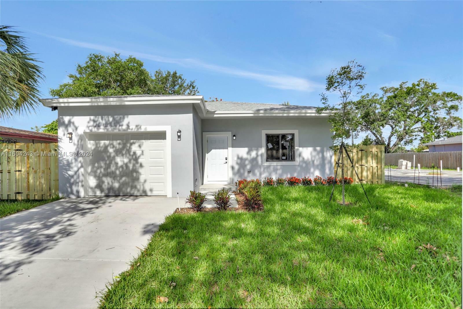 Property Photo:  315 NW 28th Ave  FL 33311 