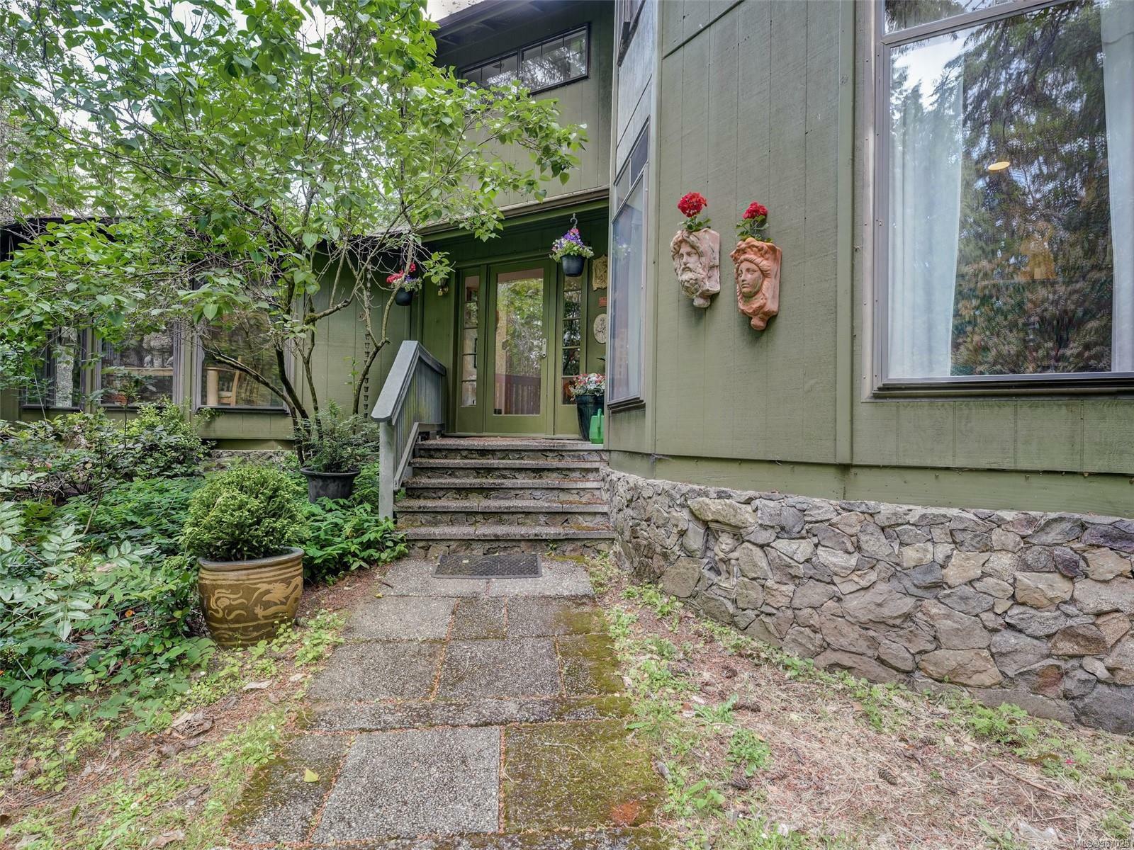 Property Photo:  3383 Lakeridge Pl  BC V9E 1C8 