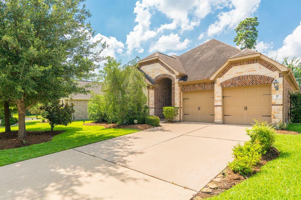 Property Photo:  19 Danby Place  TX 77375 