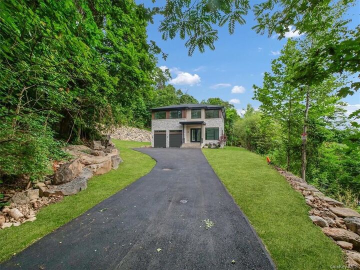 Home for sale in Sloatsburg 8 Rock Hill Drive, Sloatsburg, NY 10974