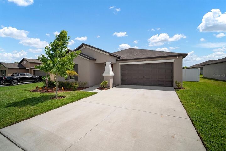 Property Photo:  39673 Harvest Creek Lane  FL 33540 