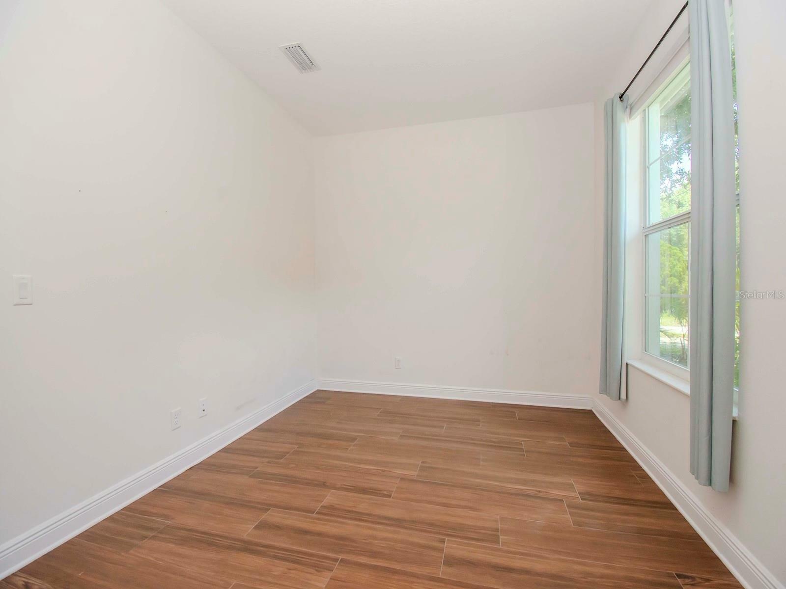 Property Photo:  3031 W Meadow Street  FL 33611 