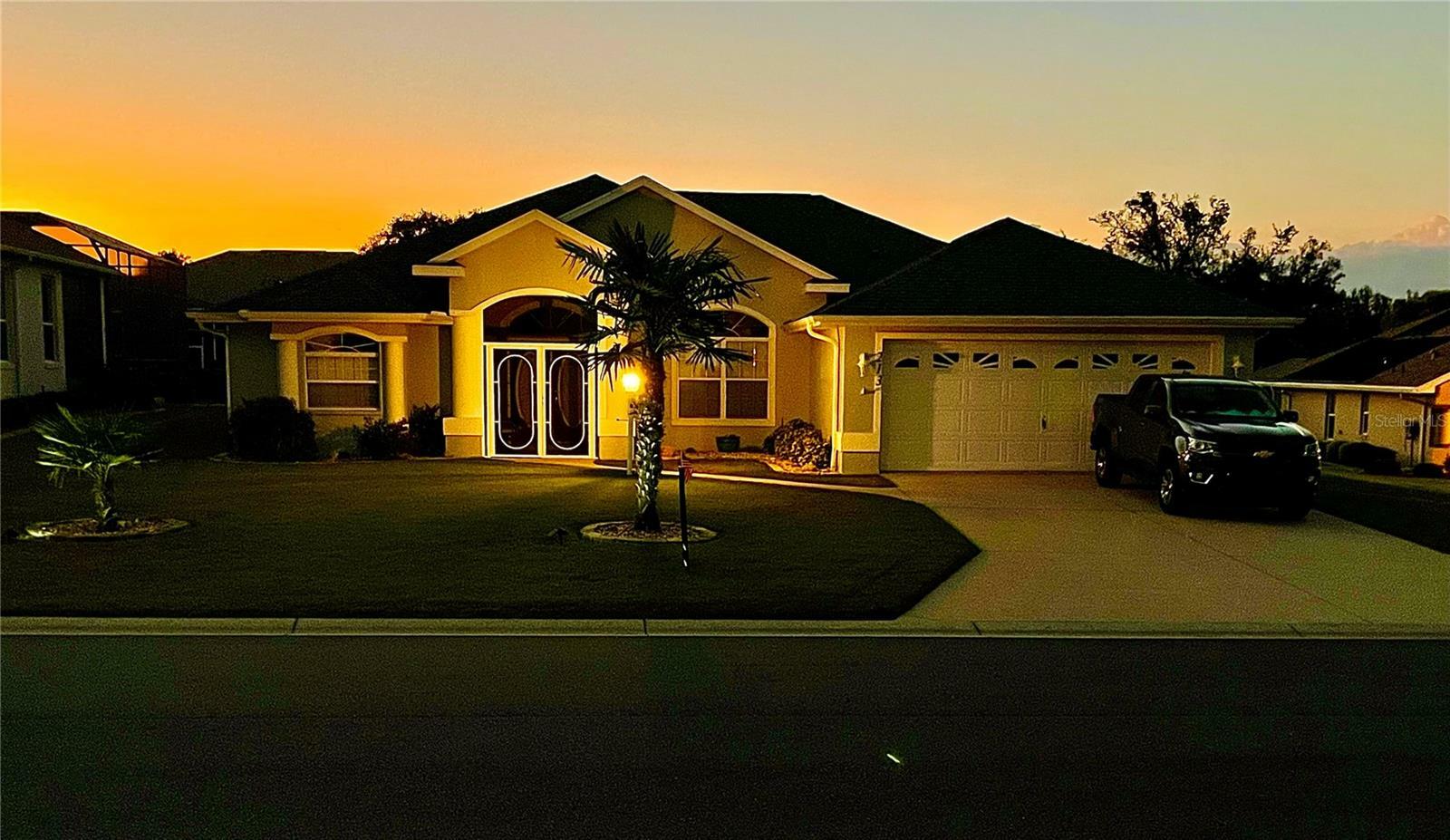 Property Photo: 213 W Romany Loop FL 34465