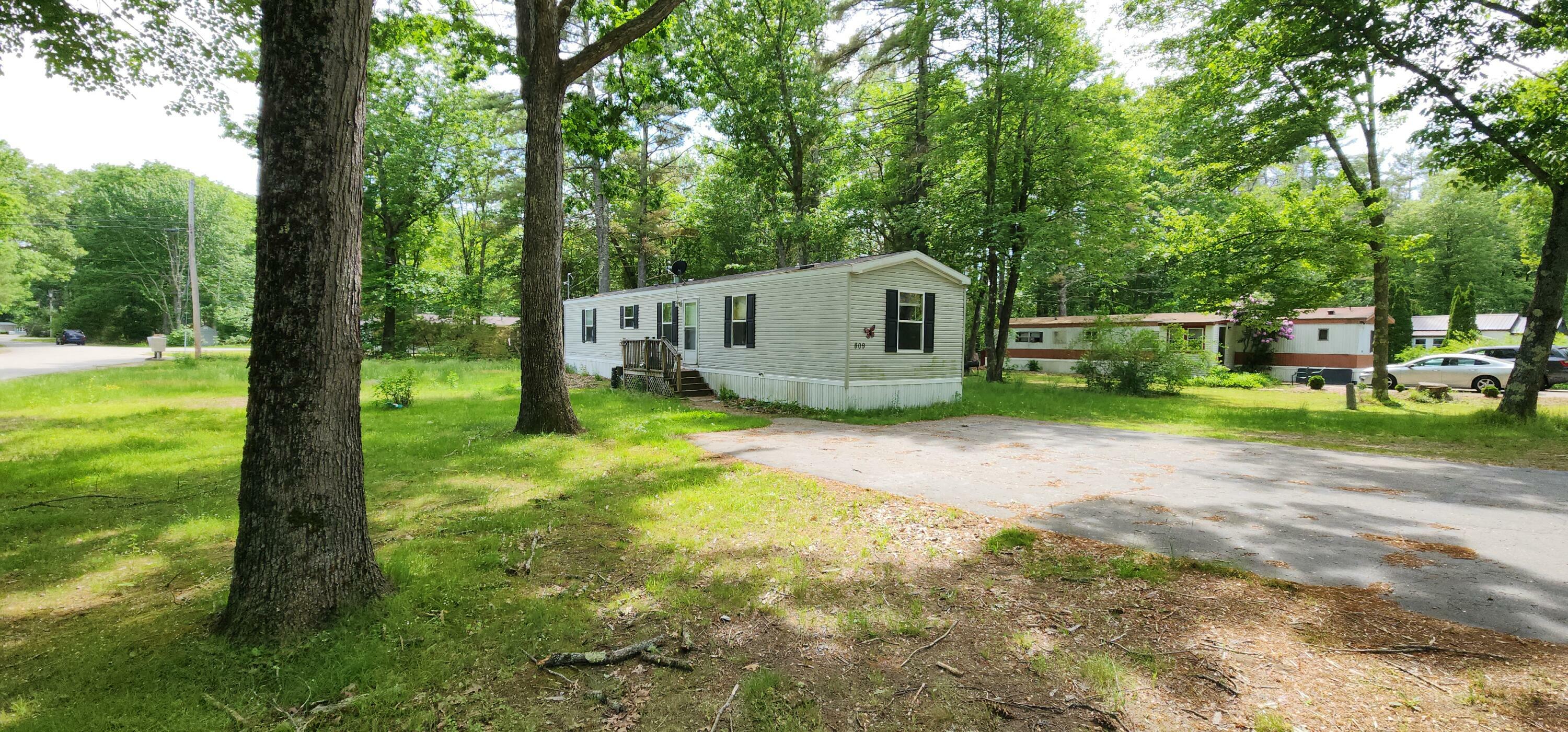 Property Photo:  809 New Dam Road  ME 04073 