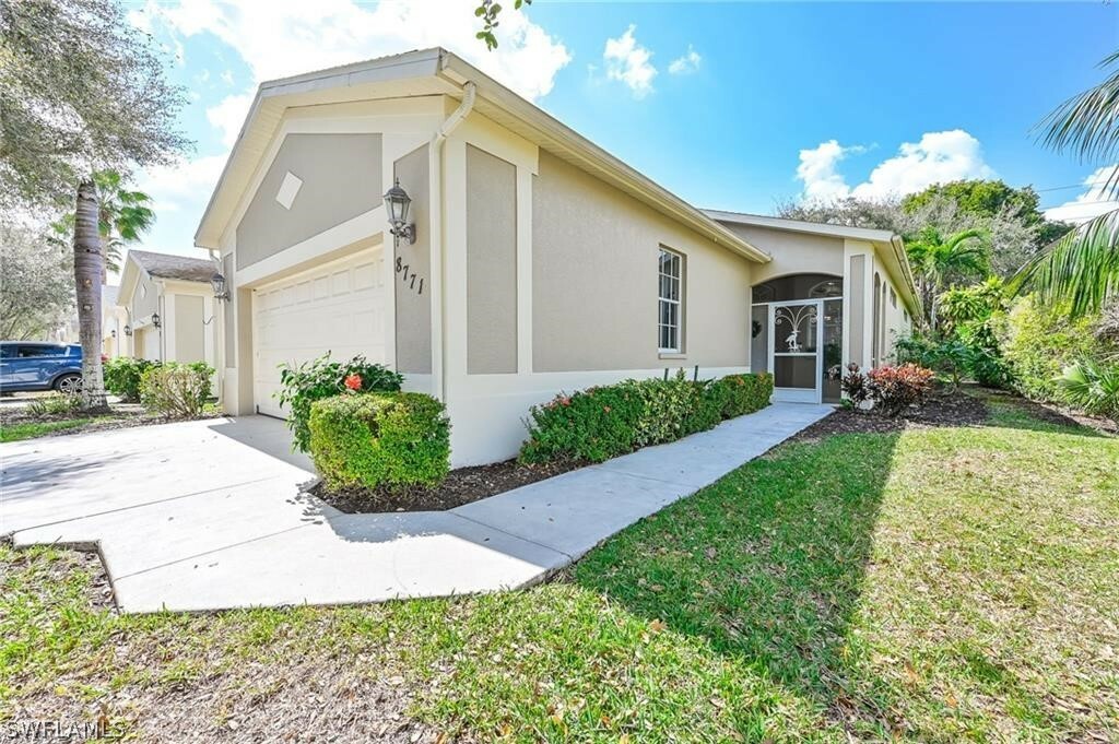 Property Photo:  8771 Ibis Cove Circle  FL 34119 