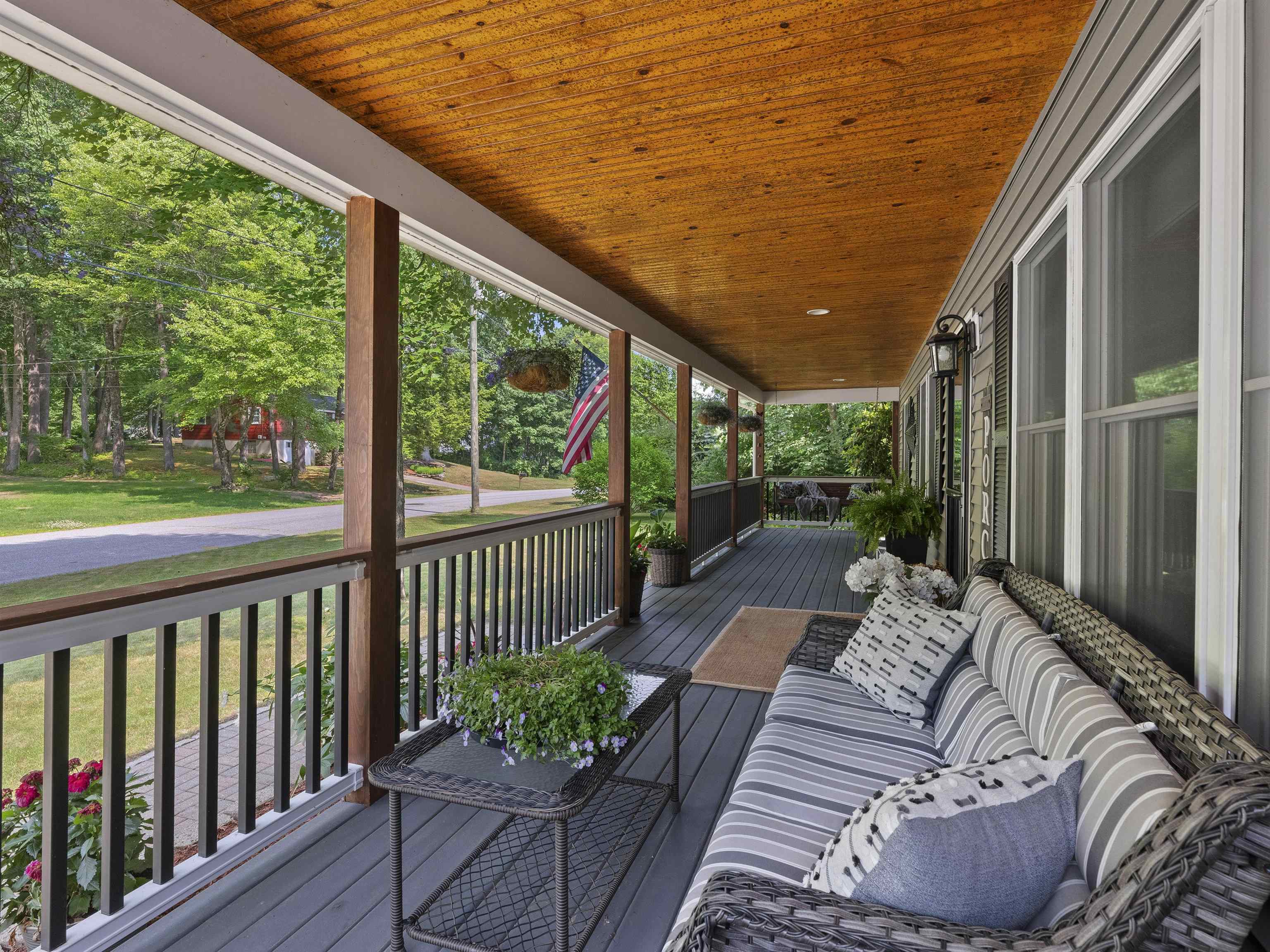 Property Photo: 20 Lamson Drive NH 03054