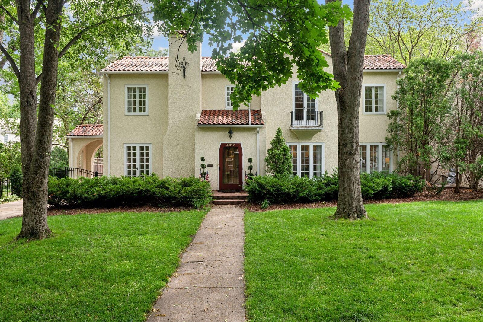 Property Photo: 4617 Browndale Avenue MN 55424