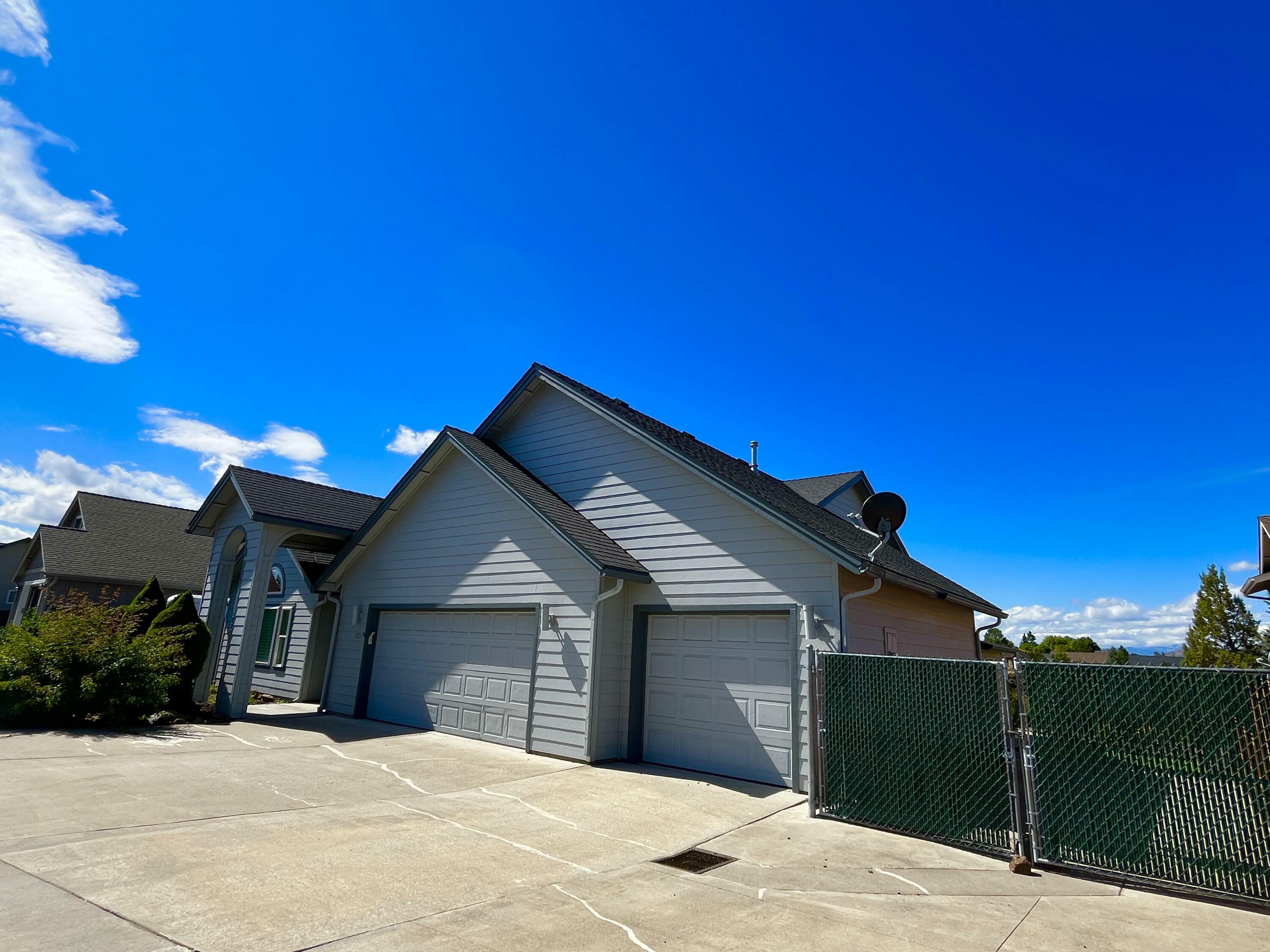 Property Photo:  2721 NW Canyon Drive  OR 97756 