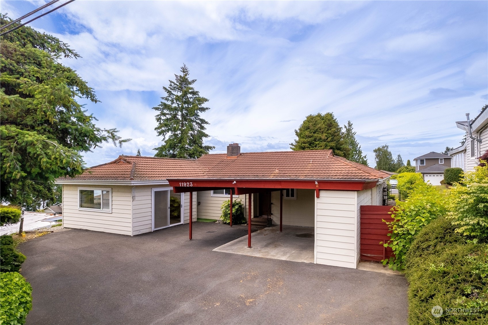 Property Photo:  11923 28th Avenue SW  WA 98146 