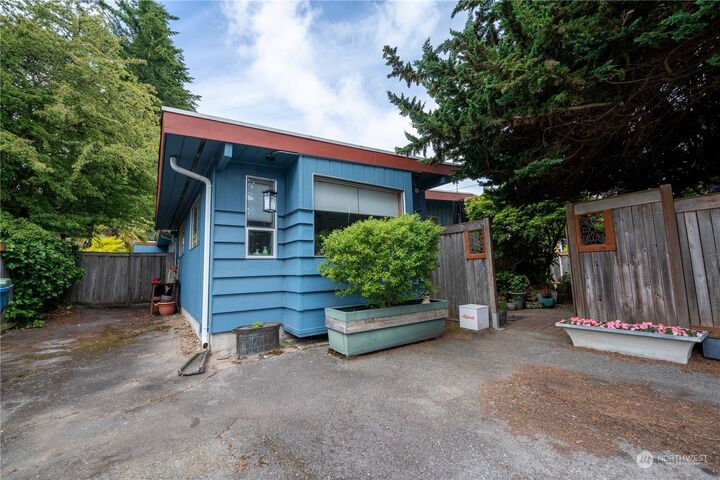 Property Photo:  22024  88th Avenue W  WA 98026 