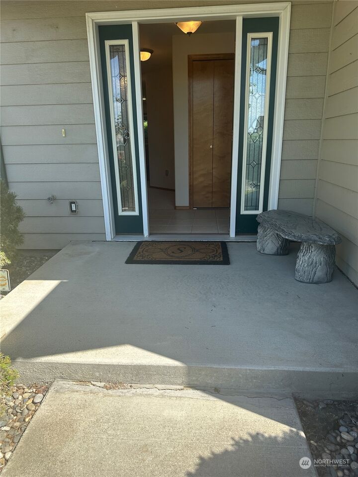 Property Photo: 2342 Hawk Drive WA 99362