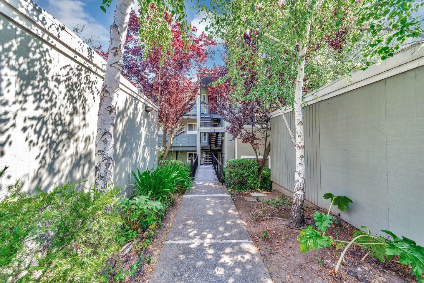 Property Photo:  4012 Farm Hill Boulevard 101  CA 94061 