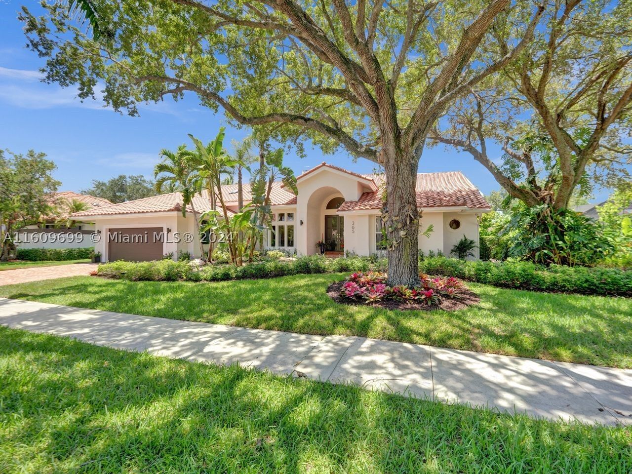 Property Photo:  365 Alexandra Circle  FL 33326 