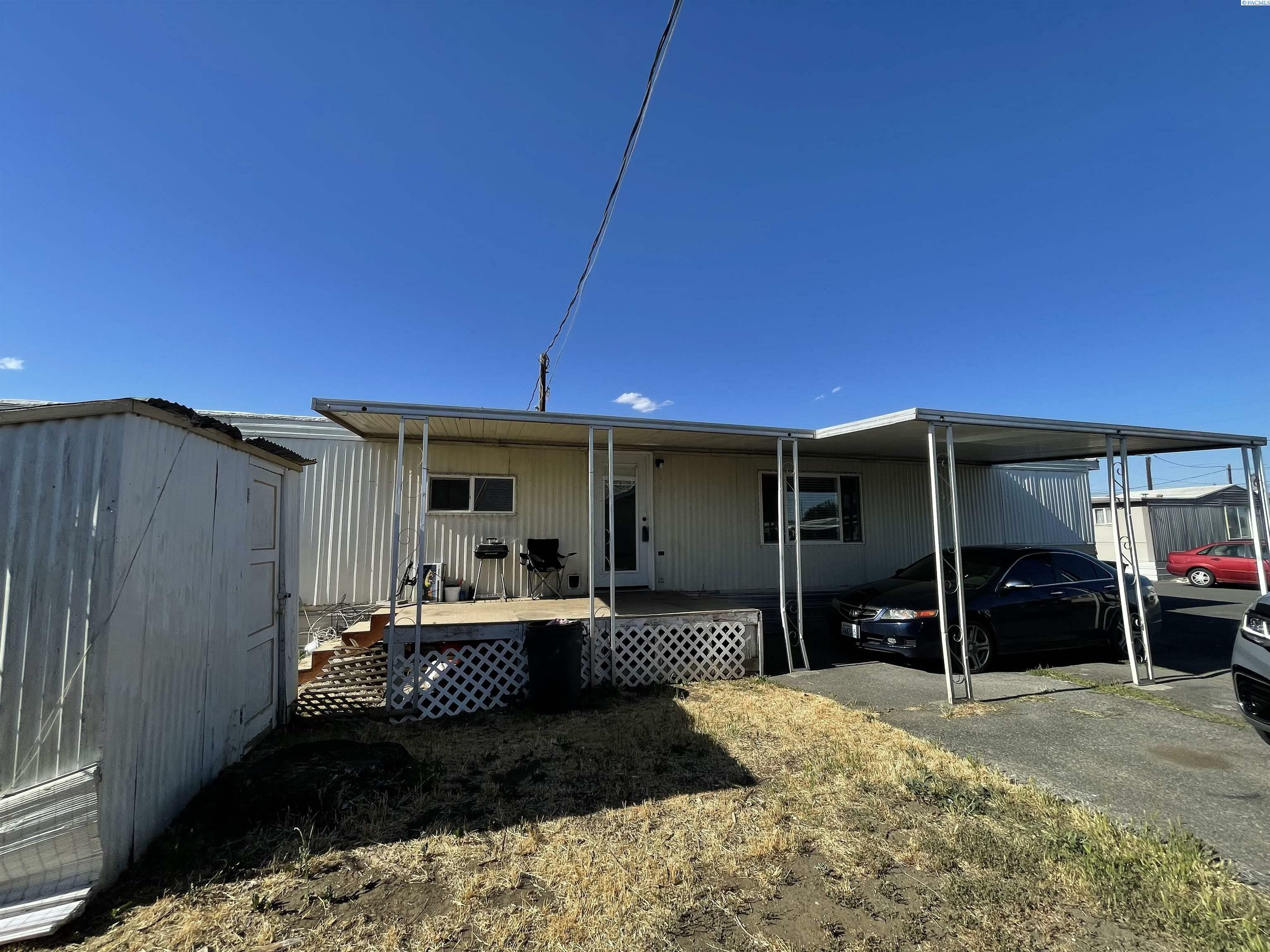 Property Photo:  2700 Fruitvale Blvd  WA 98902 