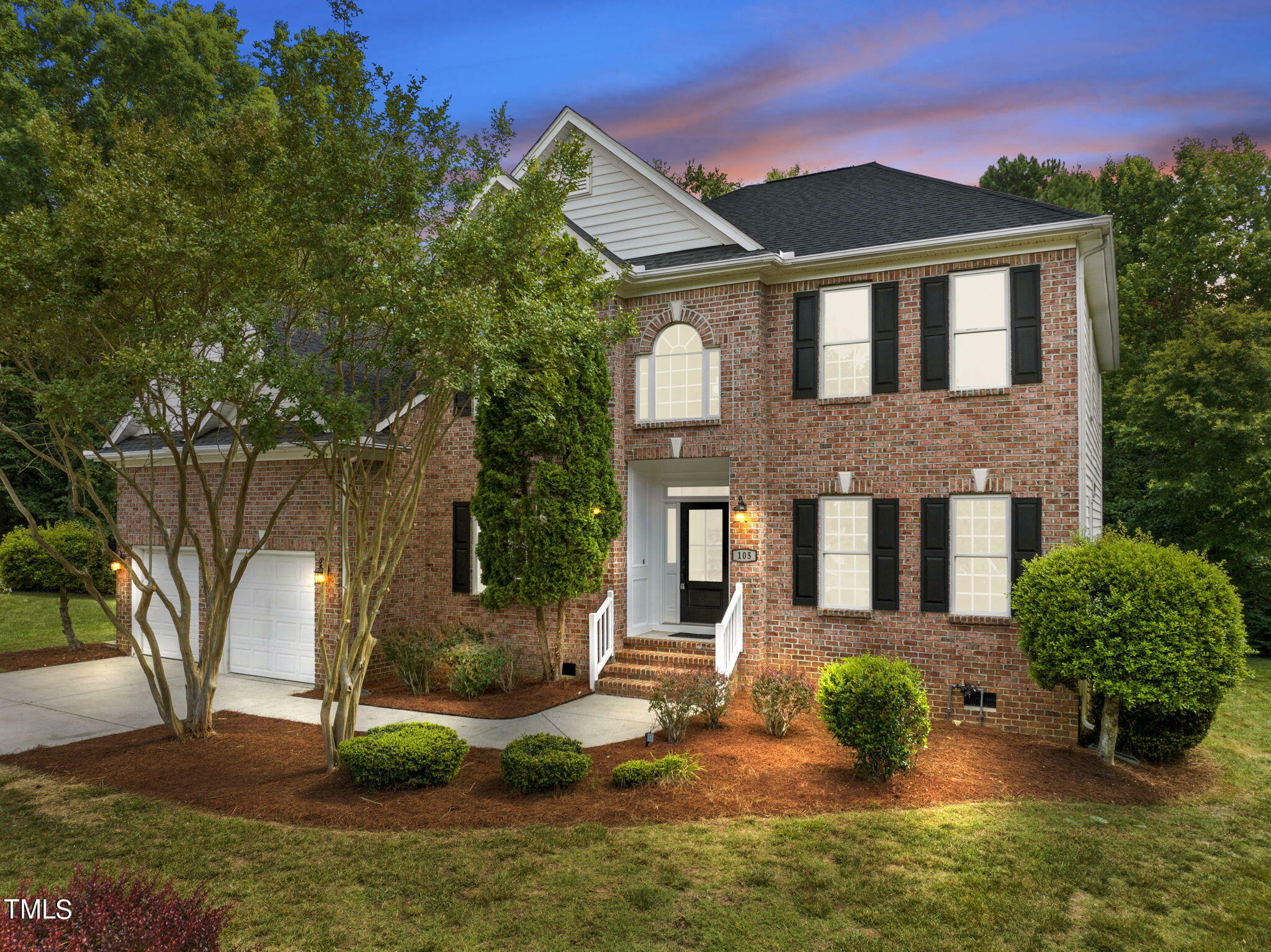 Property Photo: 105 Chasbrier Court NC 27518