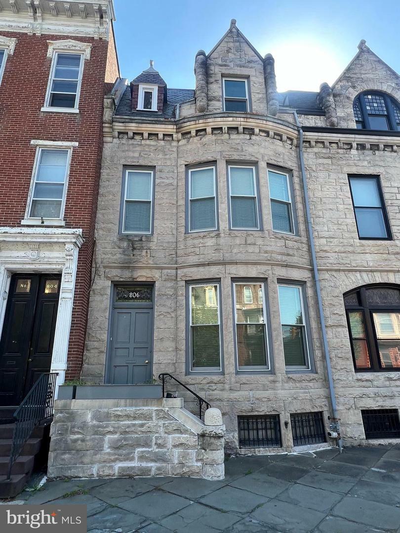 Property Photo:  806 N 2nd Street  PA 17102 