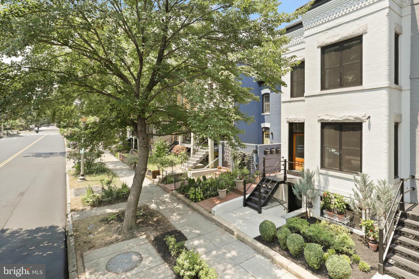 Property Photo:  1432 G Street SE  DC 20003 