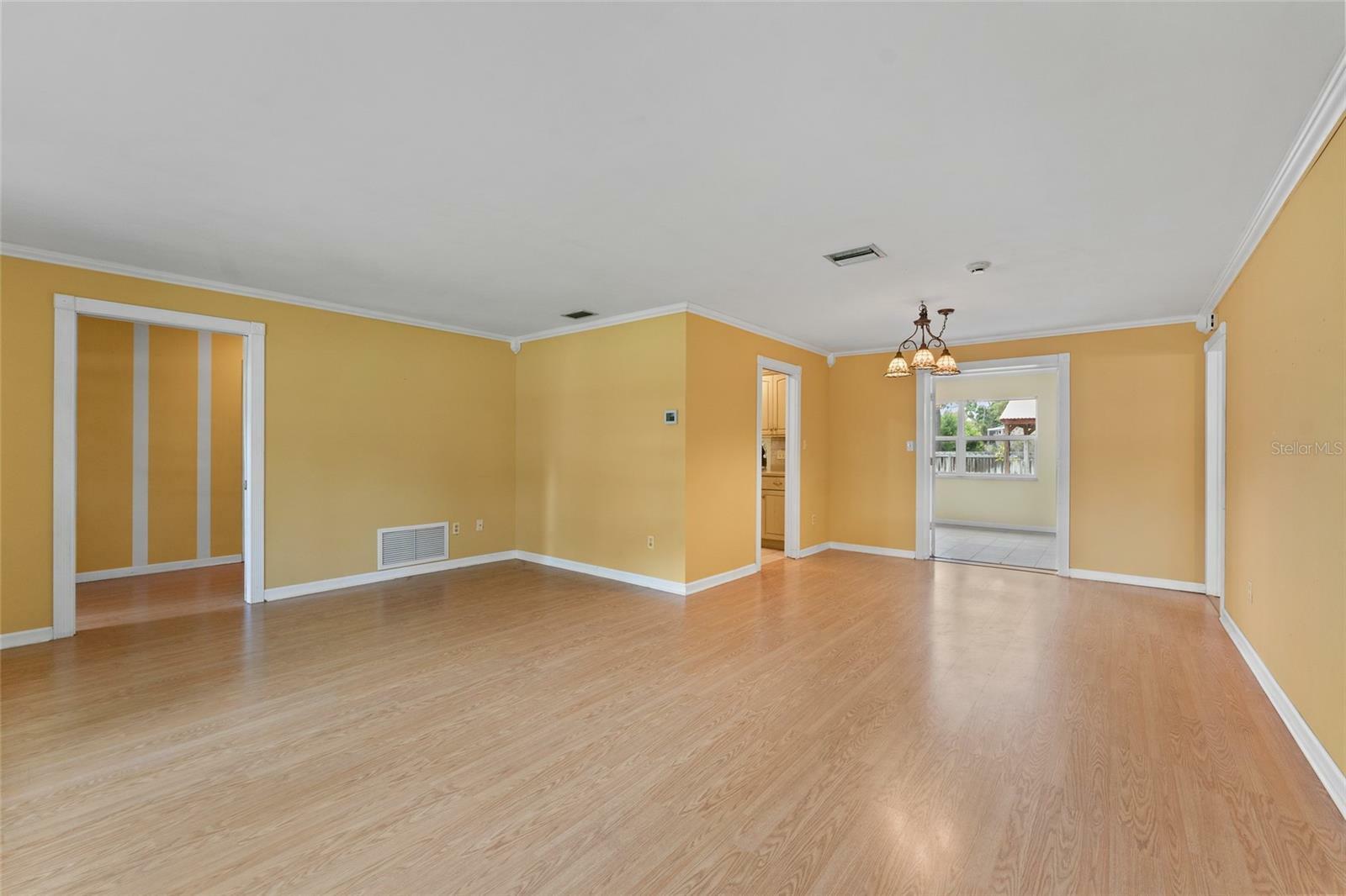 Property Photo:  107 15th St  FL 34683 