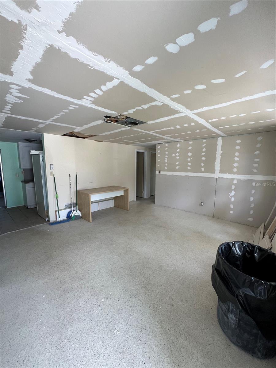 Property Photo: 1227 Porpoise Road FL 34293