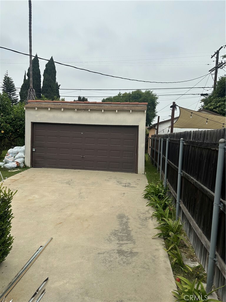 Property Photo:  1857 Clyde Avenue  CA 90019 