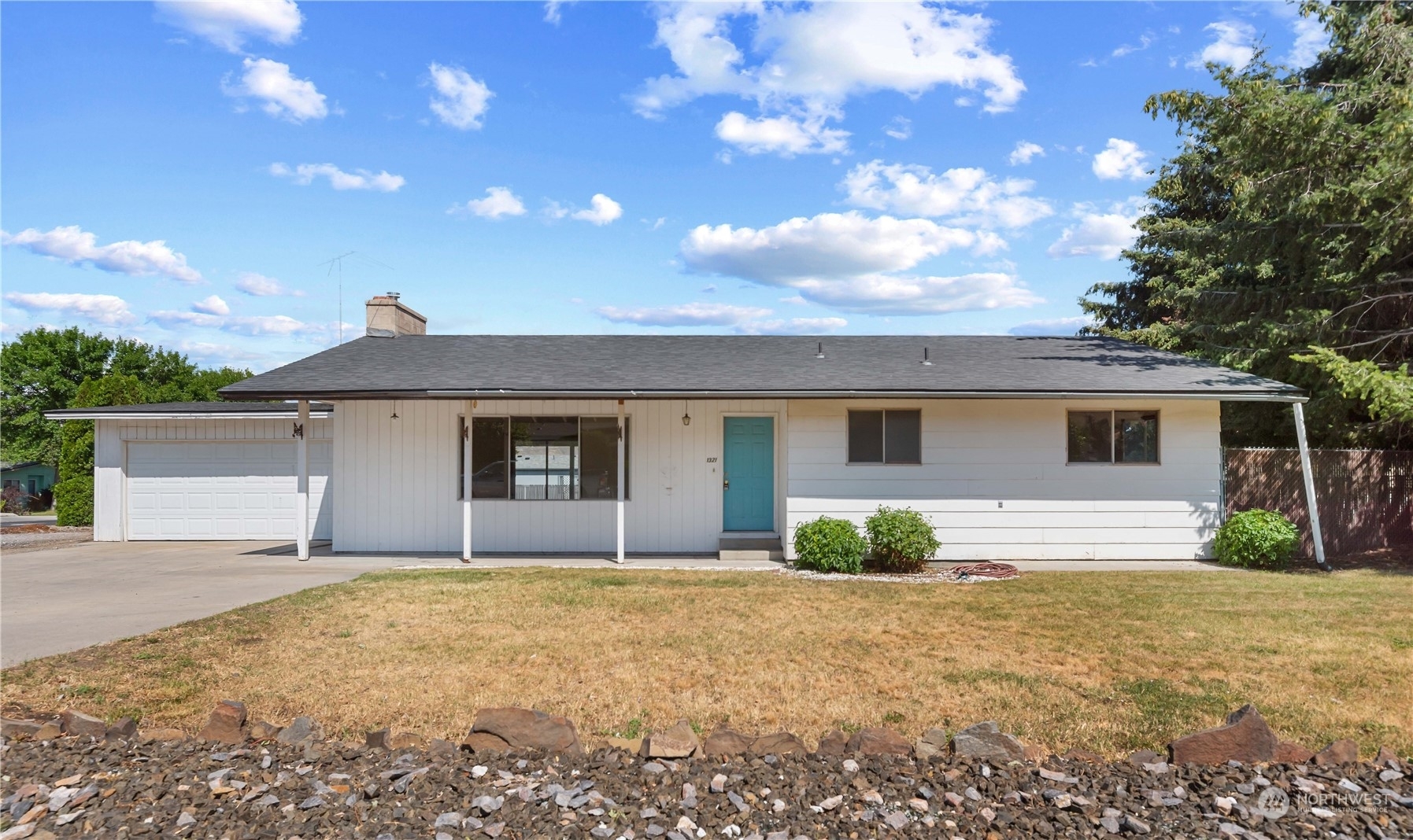 Property Photo:  1321 N Western Avenue  WA 98801 