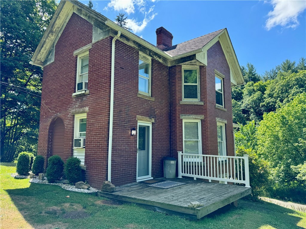 Property Photo:  1093 Barr Run Rd  PA 15345 