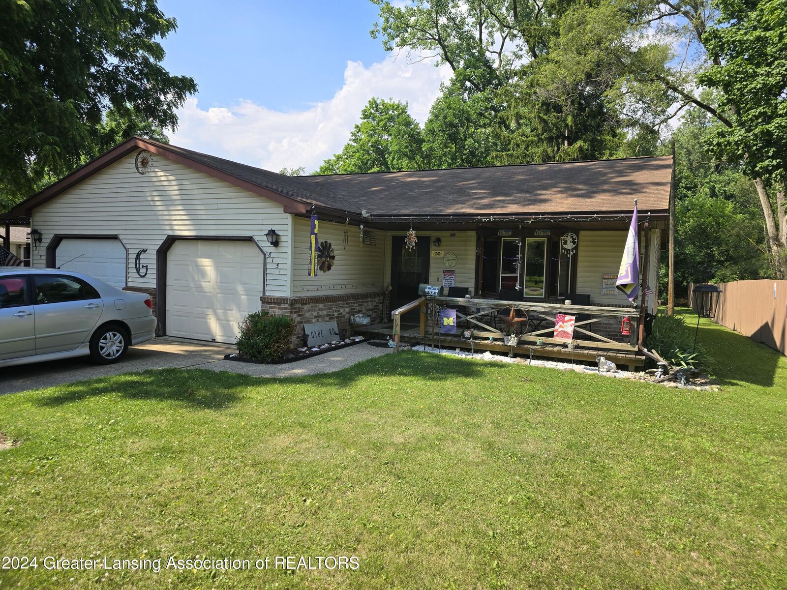 Property Photo: 815 High Street MI 48895