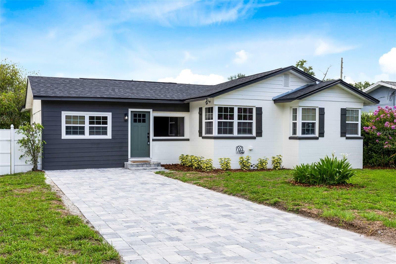 Property Photo:  3111 E Crystal Lake Avenue  FL 32806 