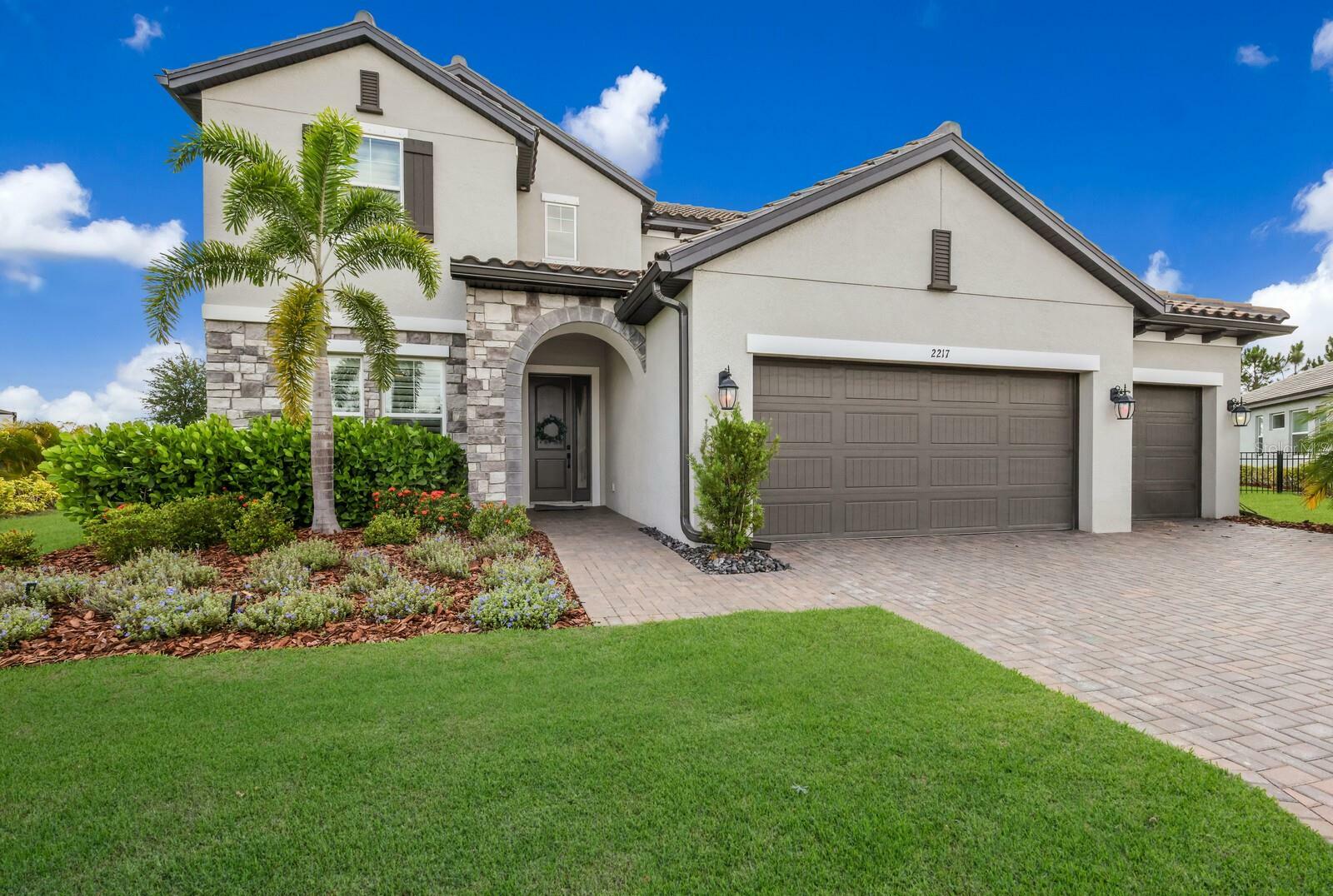 Property Photo:  2217 Woodleaf Hammock Court  FL 34211 