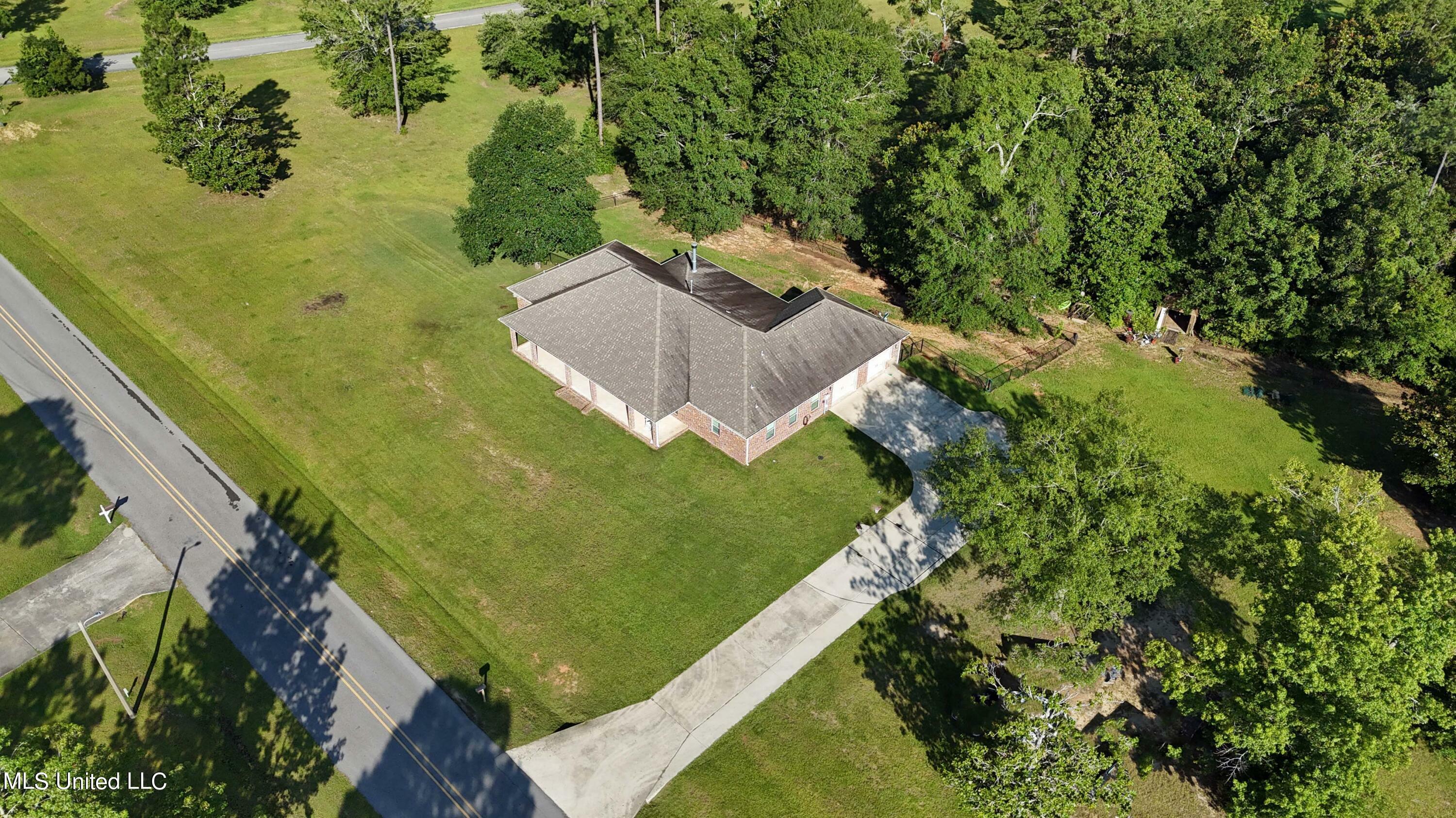 Property Photo:  8185 Ridgewood Drive  MS 39556 