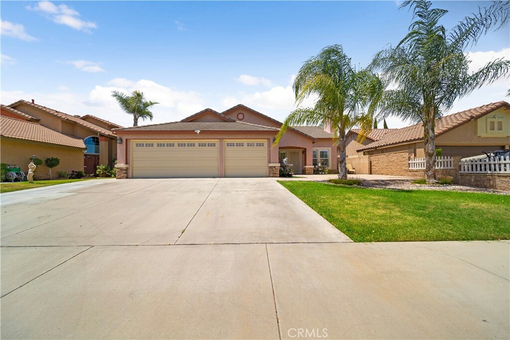 Property Photo:  19425 Stonewood Lane  CA 92530 