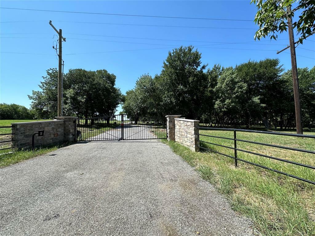 Property Photo:  Lot 2, 1037 Waters Edge Drive  TX 75020 