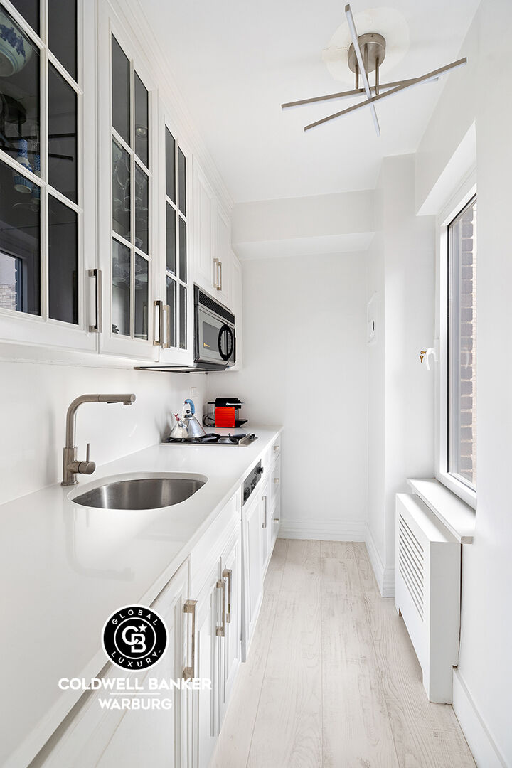 Property Photo:  750 Park Avenue 16D  NY 10021 