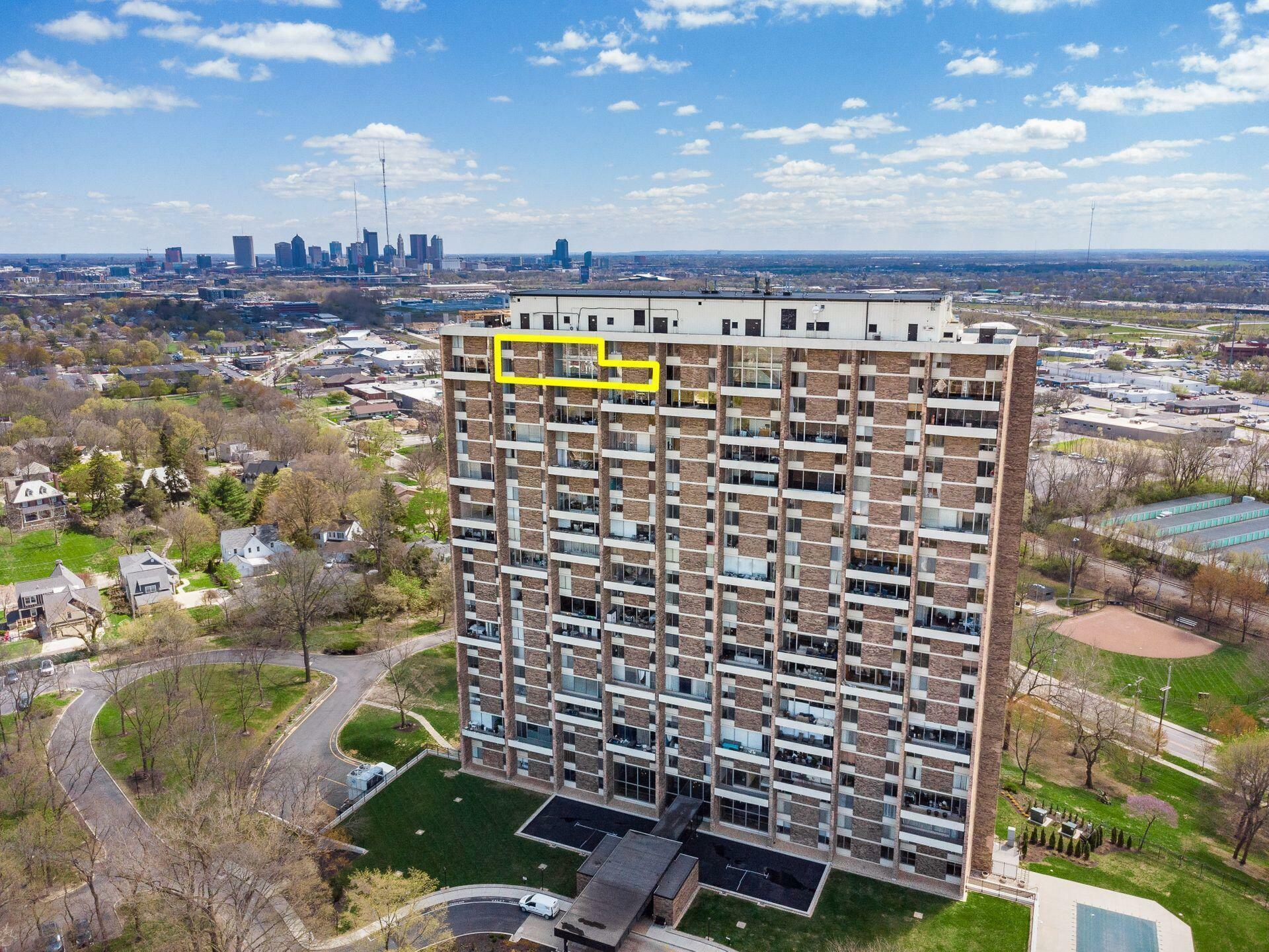 Property Photo: 1000 Urlin Avenue OH 43212