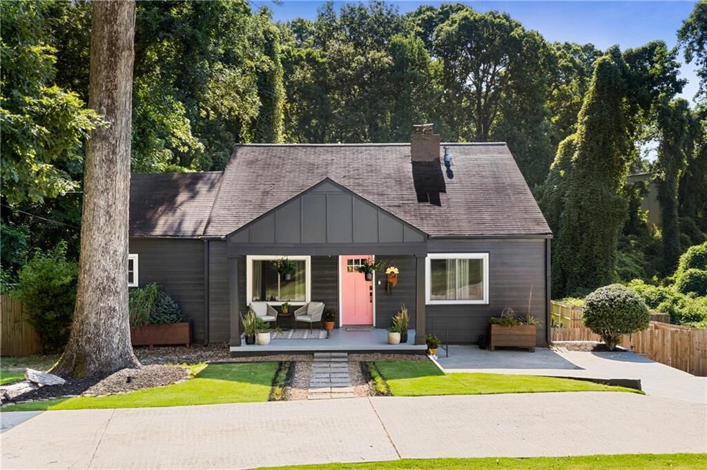 Property Photo:  154 Candler Road SE  GA 30317 