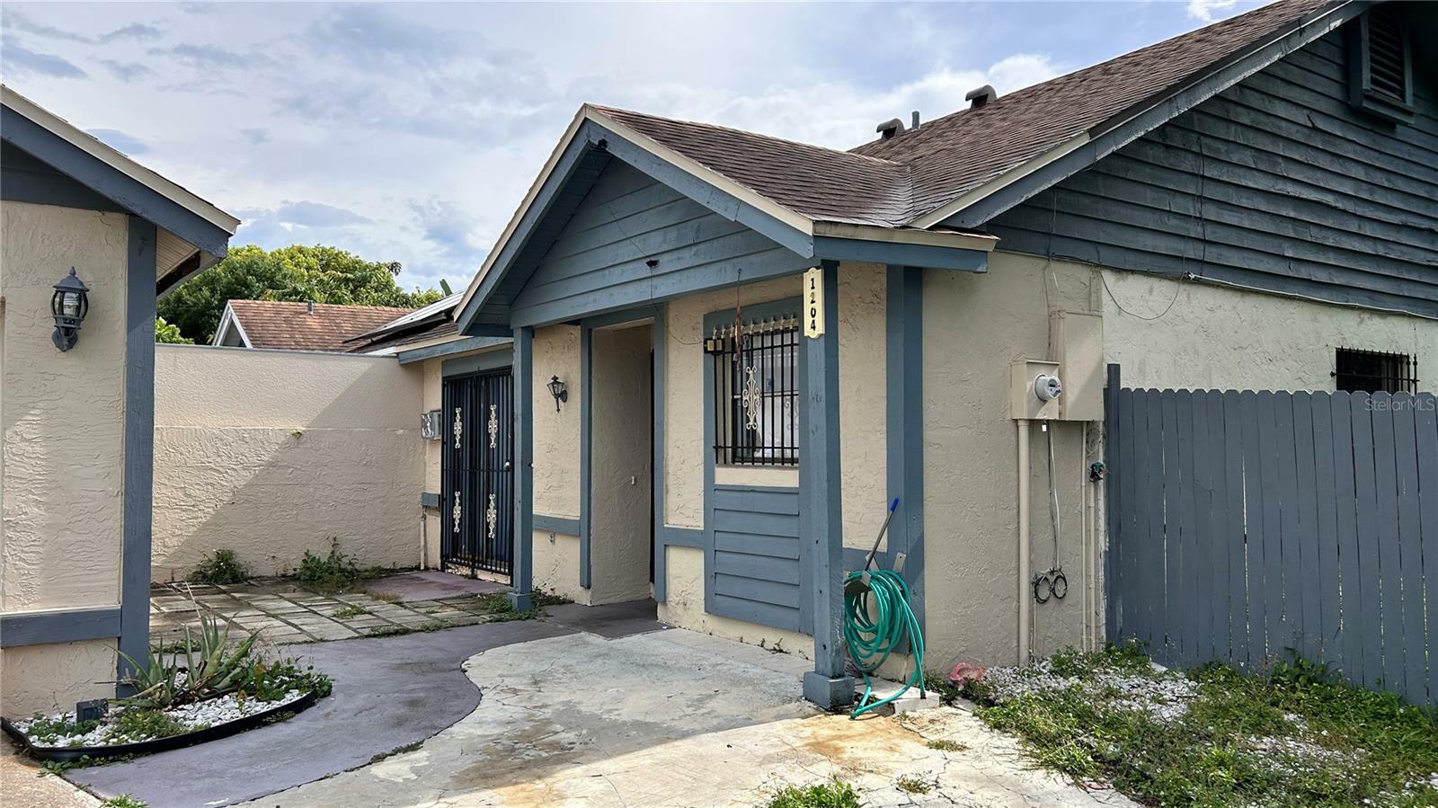 Property Photo:  1204 Easton Street  FL 32825 