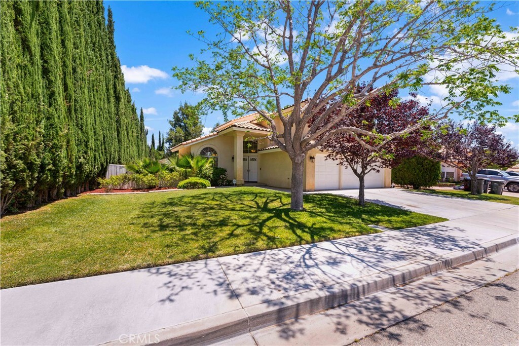 Property Photo:  44440 Stillwater Drive  CA 93536 